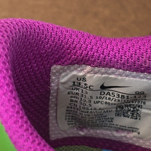 Nike Kids White Sneakers with Blue and Purple Accents - Picture 7 of 12